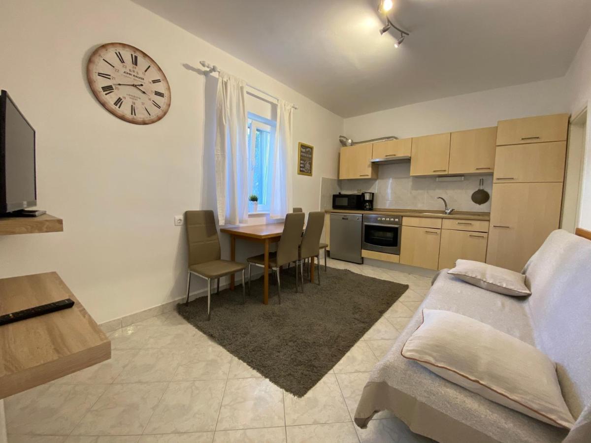 Apartmani Lu Biograd Na Moru Buitenkant foto