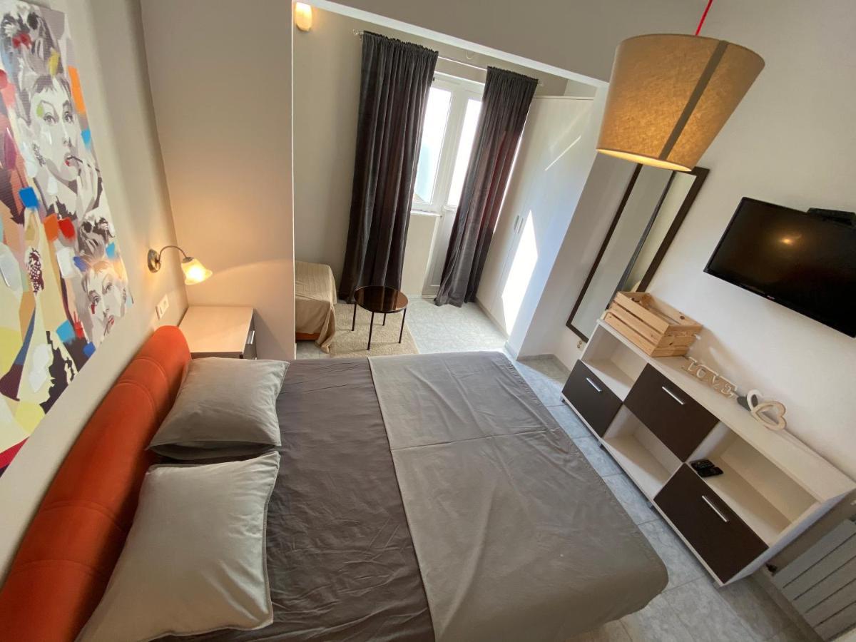 Apartmani Lu Biograd Na Moru Buitenkant foto