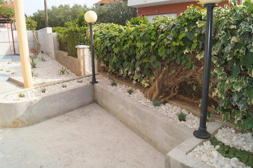 Apartmani Lu Biograd Na Moru Buitenkant foto