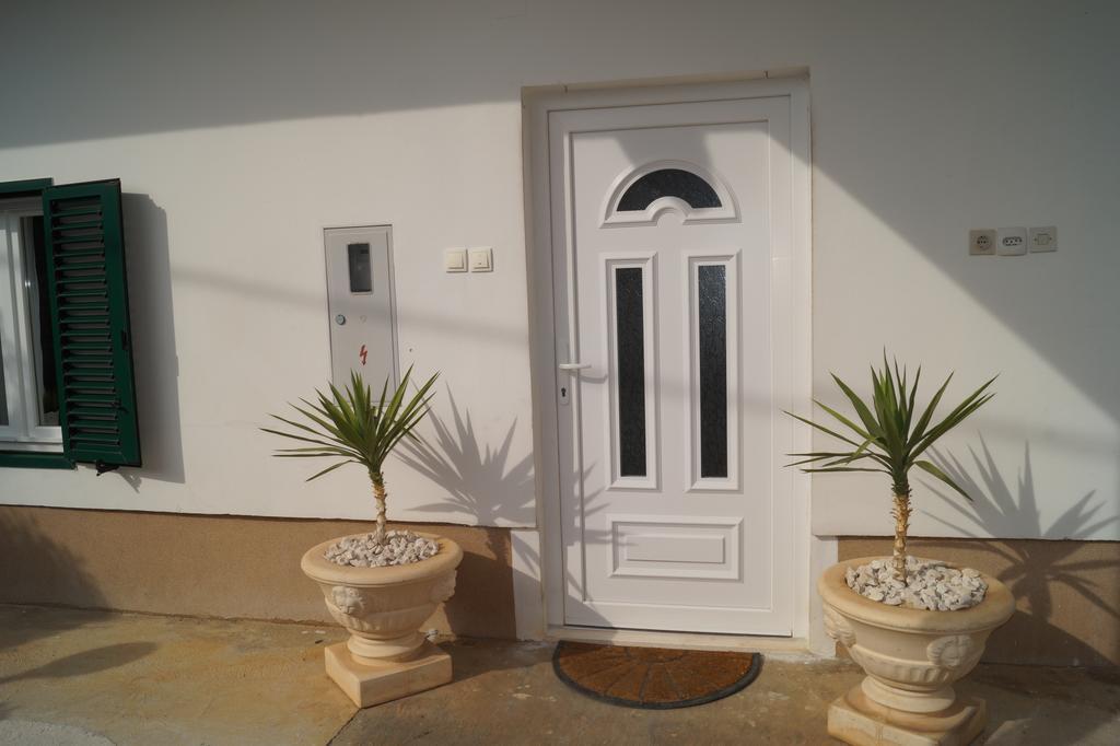 Apartmani Lu Biograd Na Moru Buitenkant foto